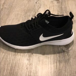 Brand new nike running shoes size 7.5